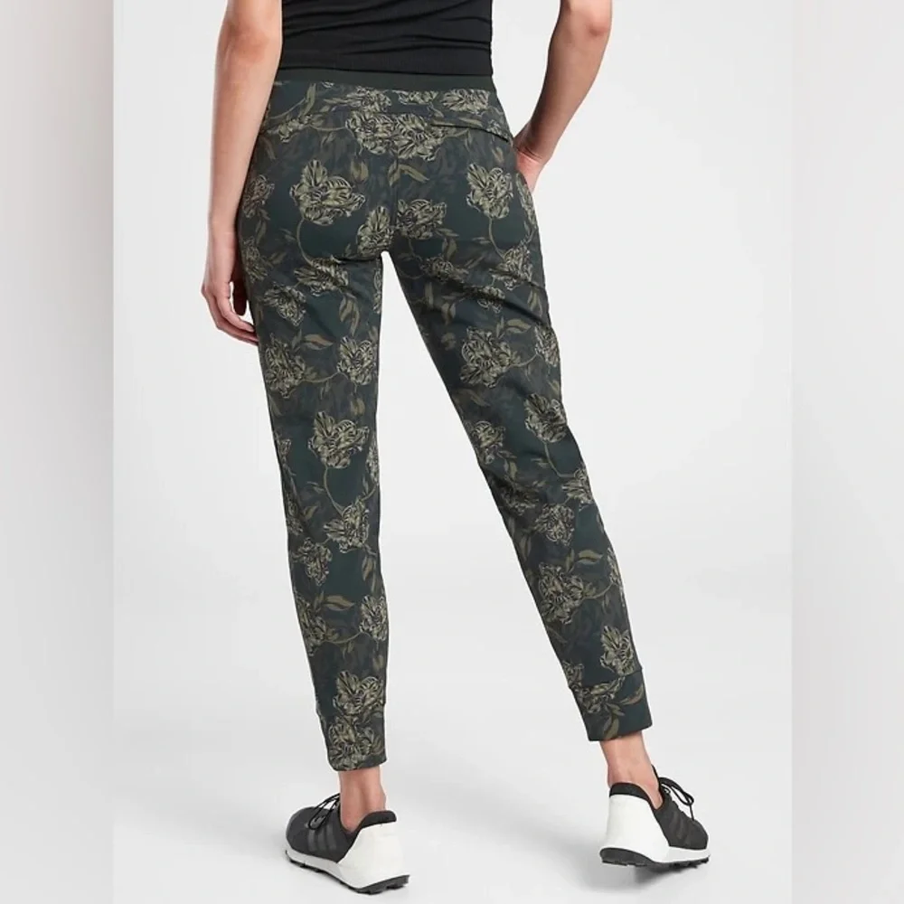 Athleta Trekkie North Print Jogger - Picture 2 of 8